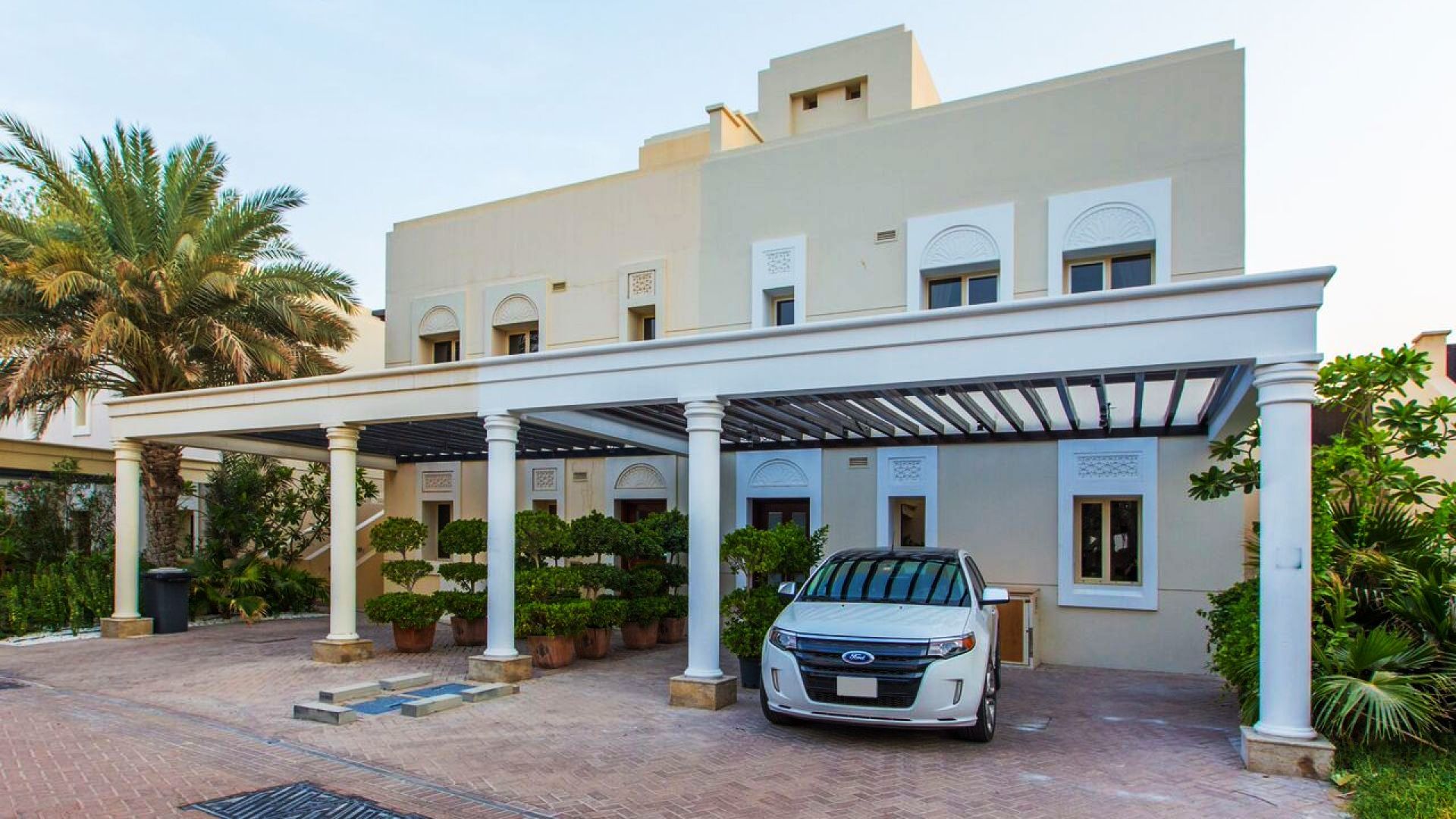 MONTGOMERIE MAISONETTES от Emaar Properties в Эмирейтс Хиллс, Дубай ...